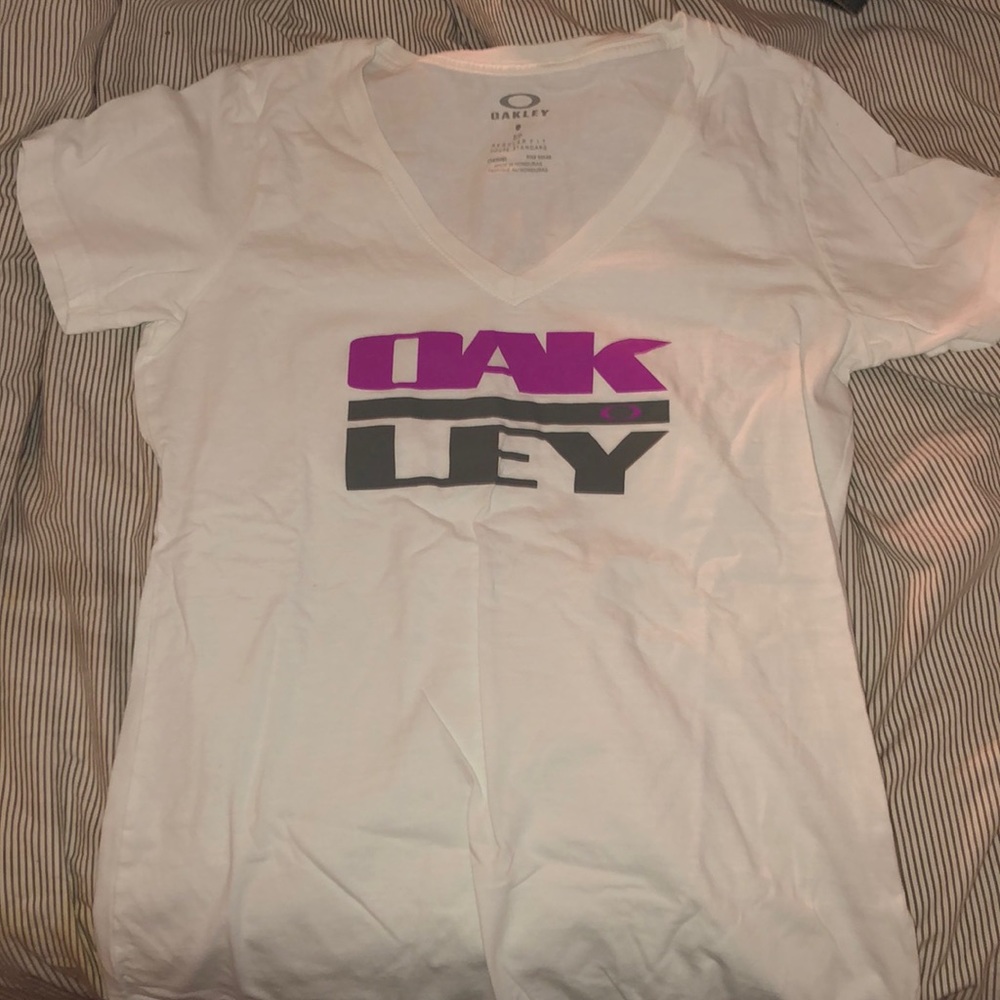 oakley v-neck